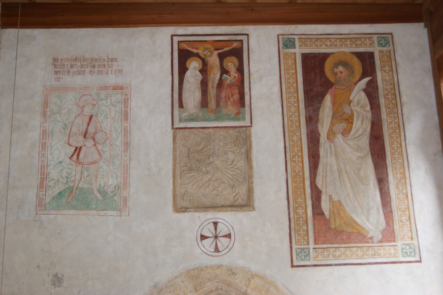 Fresken an der Kapellenwand